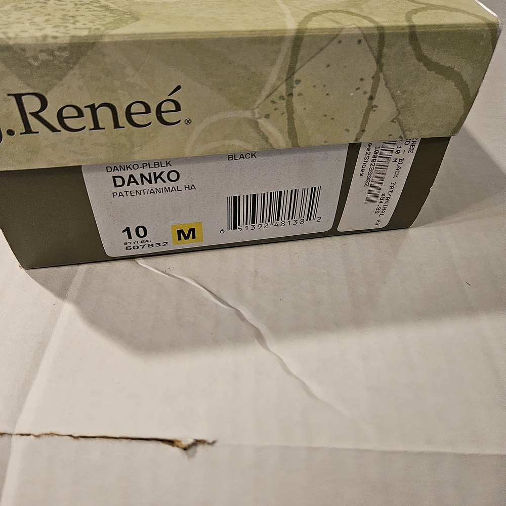 J. Renee Chic Black Patent Leather Heels - Picture 11 of 11